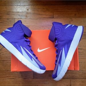 Mens basketball shoes